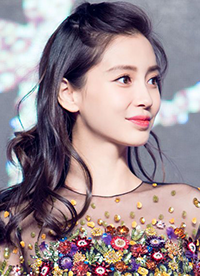 angelababy花衣遮孕肚 腰身变粗仍美艳