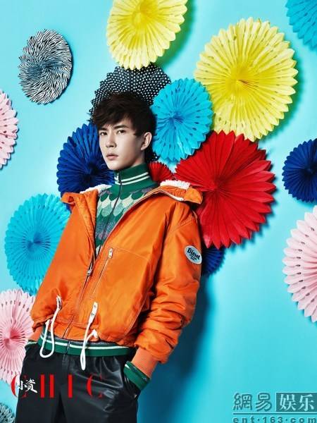 于朦胧杂志写真大片曝光 扑面而来的少年气