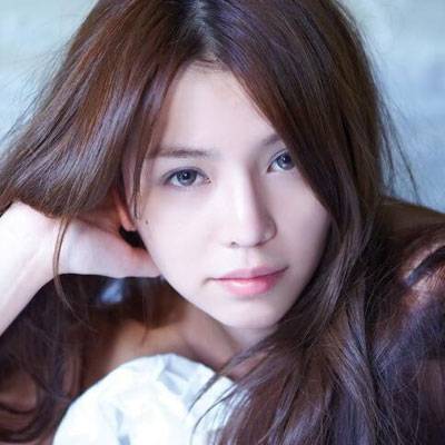 李毓芬整容前后 曝其13年换脸5次成小徐若瑄