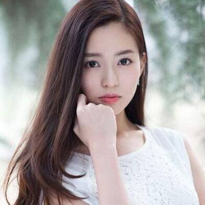 李毓芬整容前后 曝其13年换脸5次成小徐若瑄