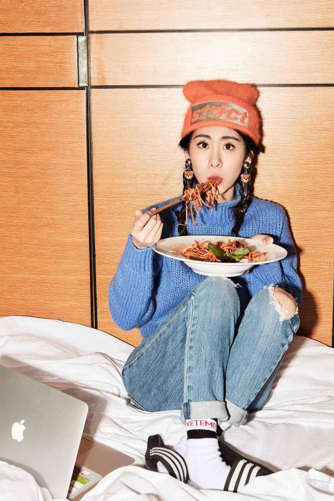 歌手张碧晨最新写真大片 洒脱个性演绎另类真我