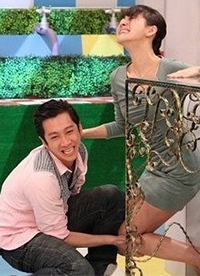 盘点娱乐圈当红明星们下跪内幕 他们在拜谁?