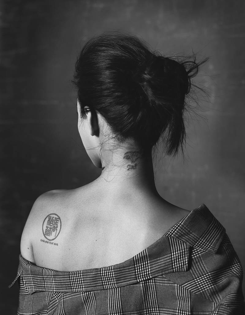 张柏芝性感大片曝光 露腰露肩又露事业线