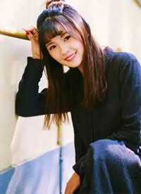 高校评选最靓女博士 网友赞美貌智慧并存