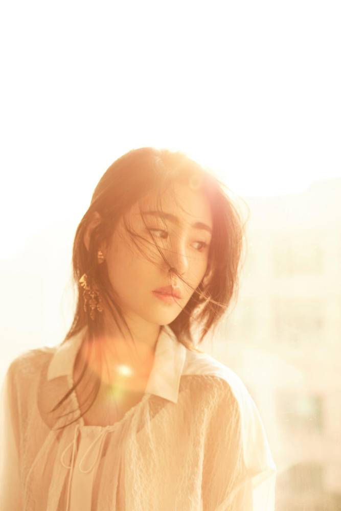 歌手张碧晨最新写真大片 洒脱个性演绎另类真我