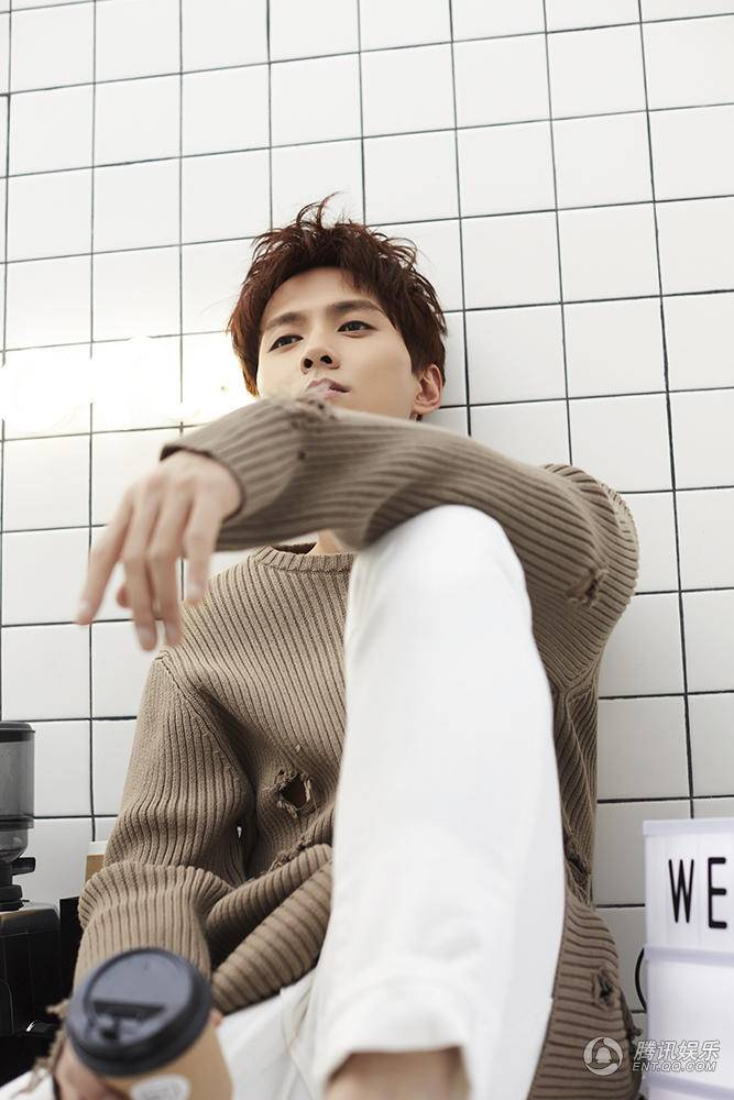 徐正曦早春写真照片曝光 诠释完美男友魅力