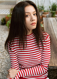 演员春夏杂志写真曝光 清新自然气质脱俗