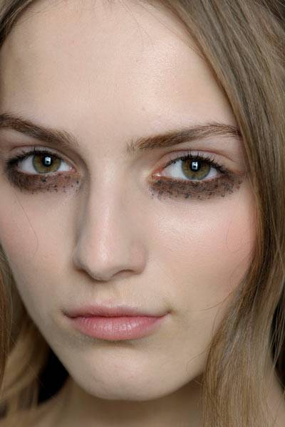 带这10款妆容去上班绝对是禁忌