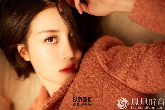 李溪芮短发写真曝光 光影间尽显灵动之美