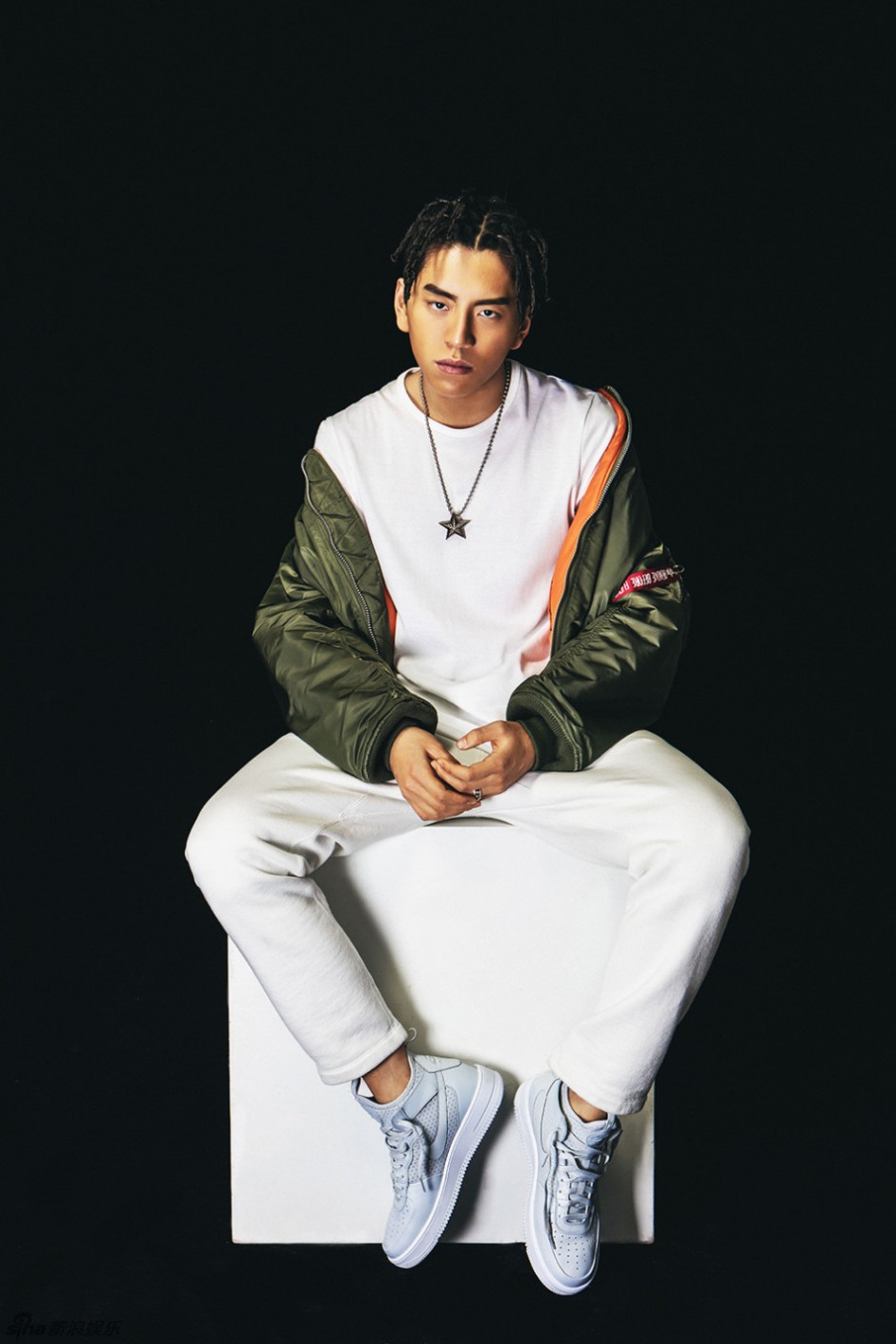 王大陆最新写真曝光 野痞脏辫玩味十足