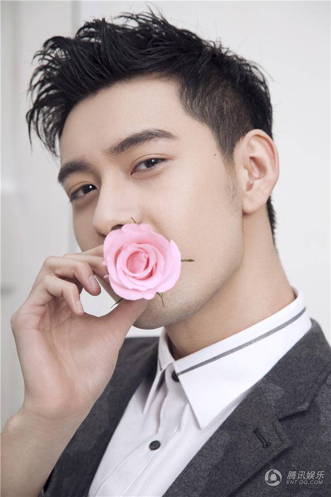演员陈星旭写真大片 宠溺眼神开启情人节诱惑