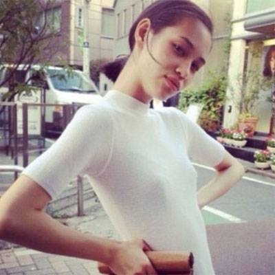 水原希子与男友逛家居店 疑似好事将近?