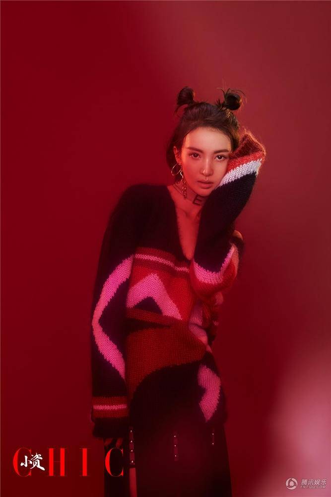 金晨最新时尚写真大片 轻松hold住多种造型