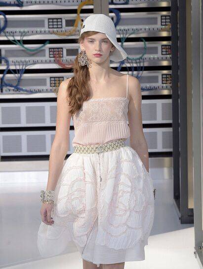 2017chanel春夏妆容系列 霓虹色彩玩转潮流