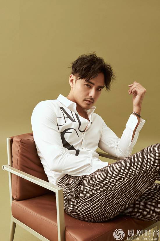 台男星明道熟男魅力写真来袭 雅痞气质笑容诱惑
