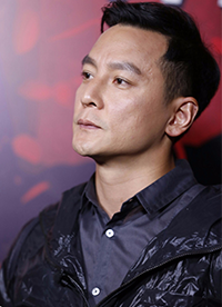 太敬业！吴彦祖鼻梁被打断直接直接掰回来