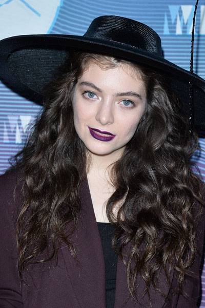 看这些女明星的另类摩登复古妆容