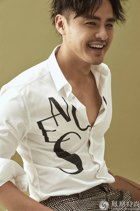 台男星明道熟男魅力写真来袭 雅痞气质笑容诱惑