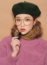 秋风起换新“妆” 粉红妆容添活力