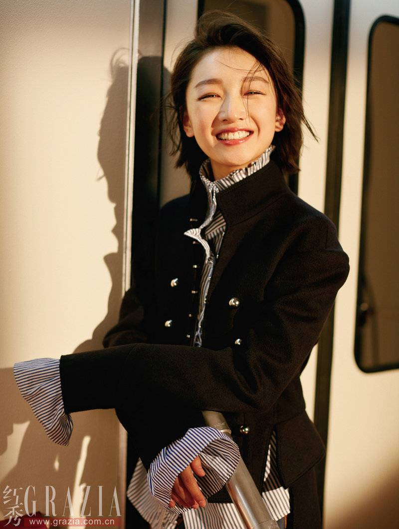 周冬雨杂志封面写真 英伦范coolgirl上线