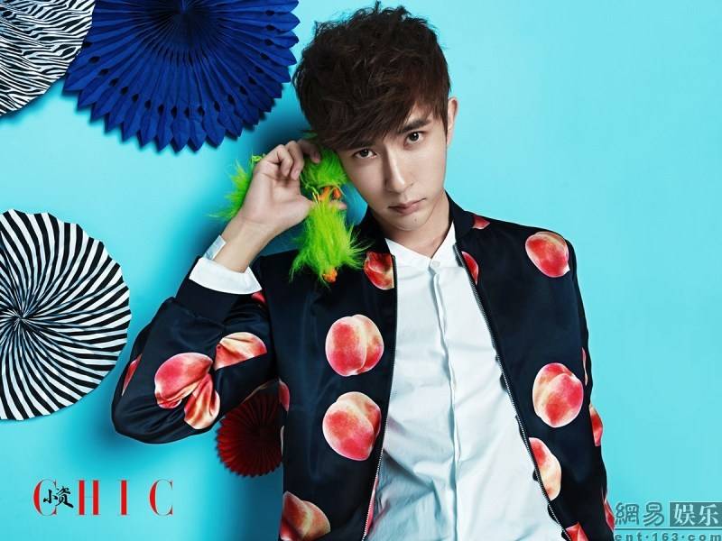 于朦胧杂志写真大片曝光 扑面而来的少年气