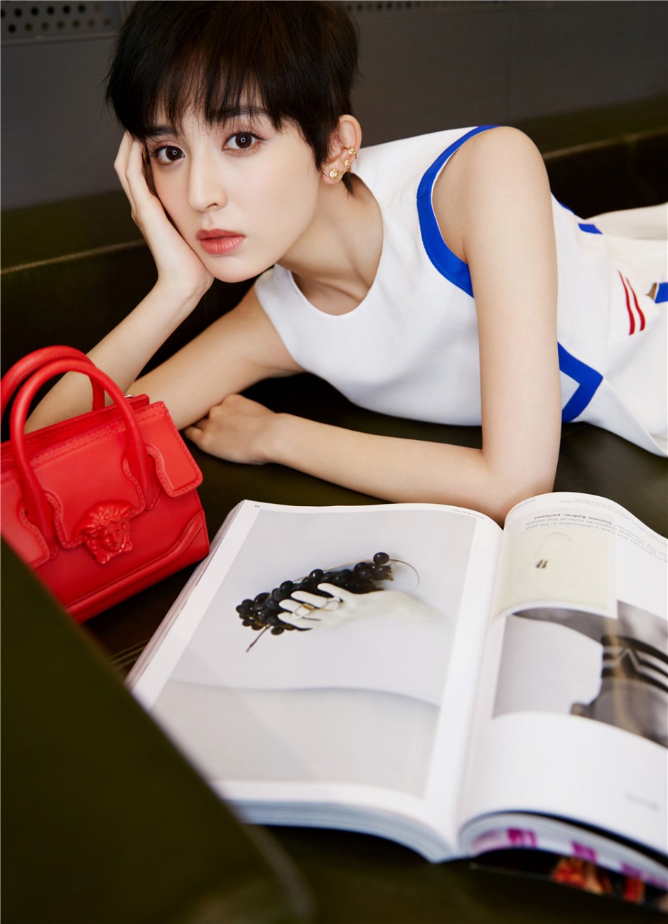 古力娜扎早春写真大片 摩登风范酷感十足