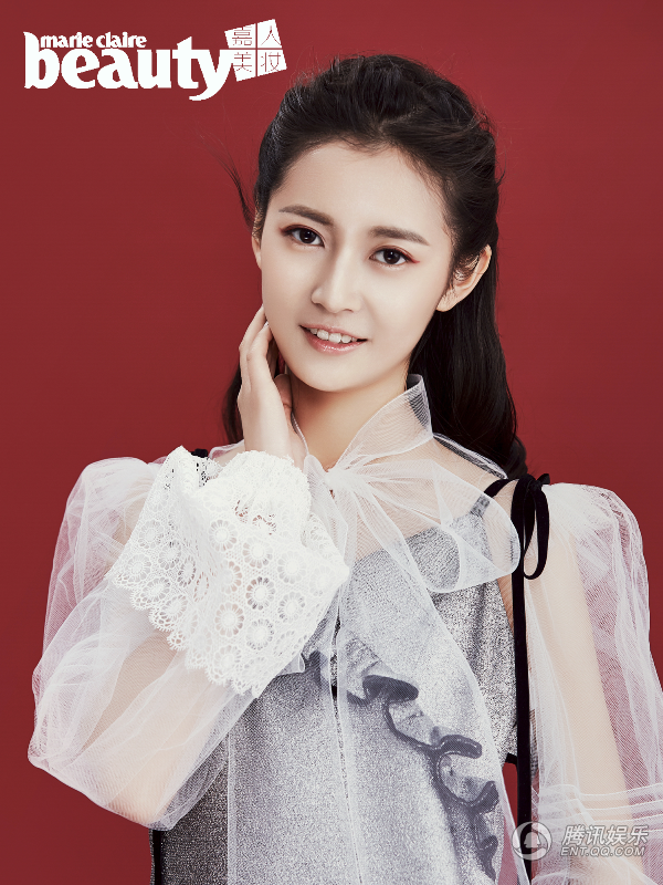 陈钰琪杂志写真大片公开 造型新颖玩转清新美妆