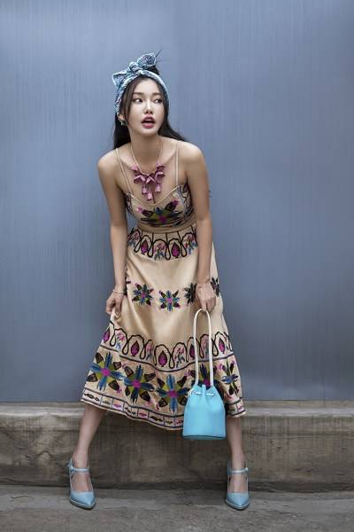 童菲时尚写真大片曝光 风格各异诠释90后百变女神