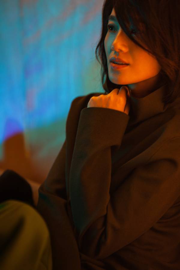 朱丹最新写真大片曝光 尽显慵懒随性范儿