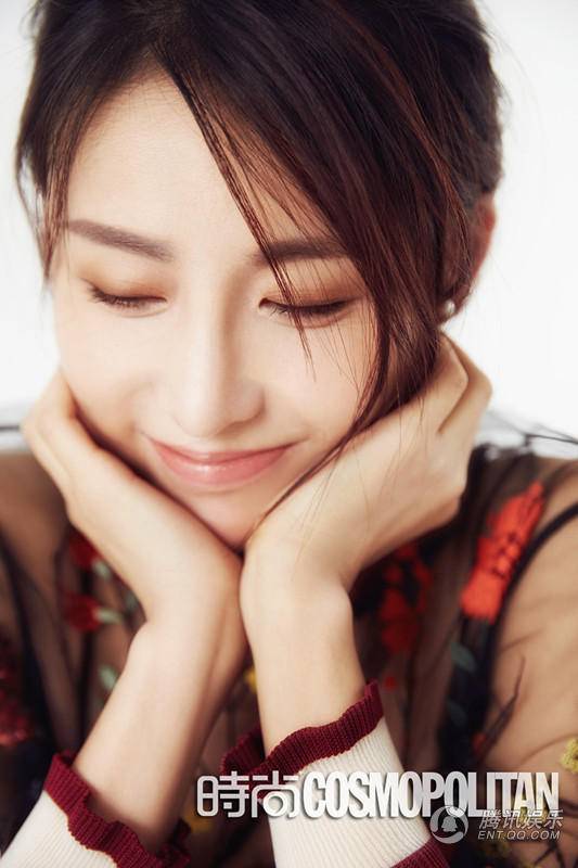 内地女演员贾青写真大片 清新自然笑容温暖