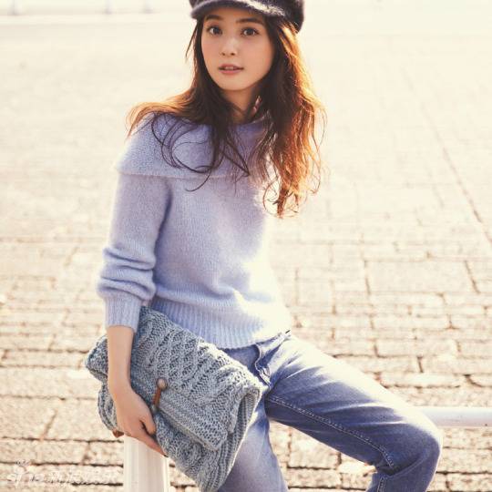 日本宅男女神佐佐木希冬日轻熟女写真大片