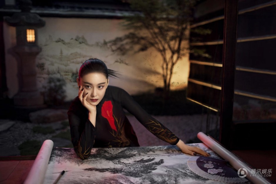 张馨予时尚大片曝光 素妆淡雅温婉大方