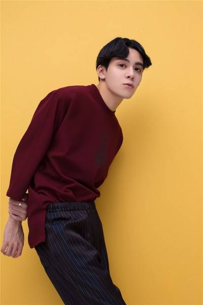 大眼仔曾舜晞最新写真 温暖少年定格青春姿态