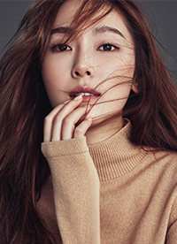 郑秀妍最新写真画报公开 演绎冬日俏皮性感