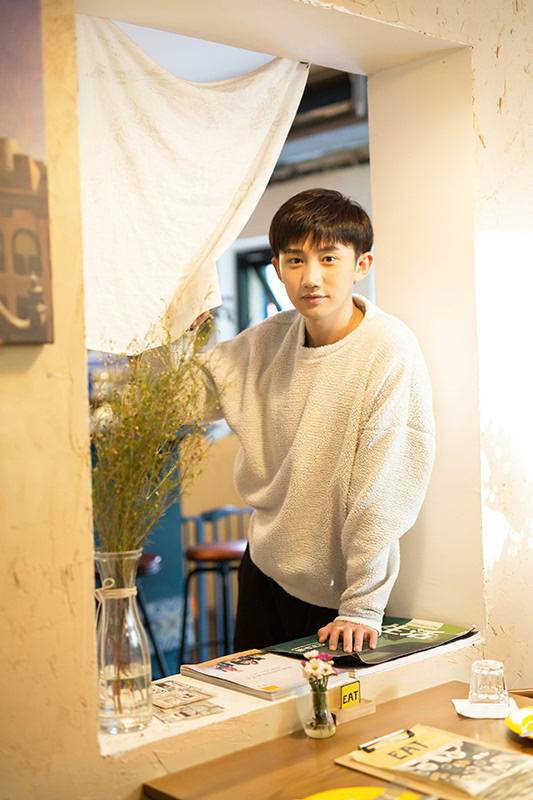 《锦绣未央》梁振伦秋日温暖写真大片曝光