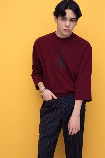 大眼仔曾舜晞最新写真 温暖少年定格青春姿态