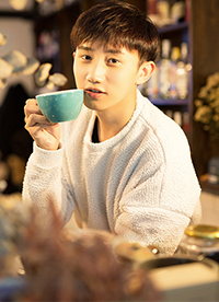 《锦绣未央》梁振伦秋日温暖写真大片曝光