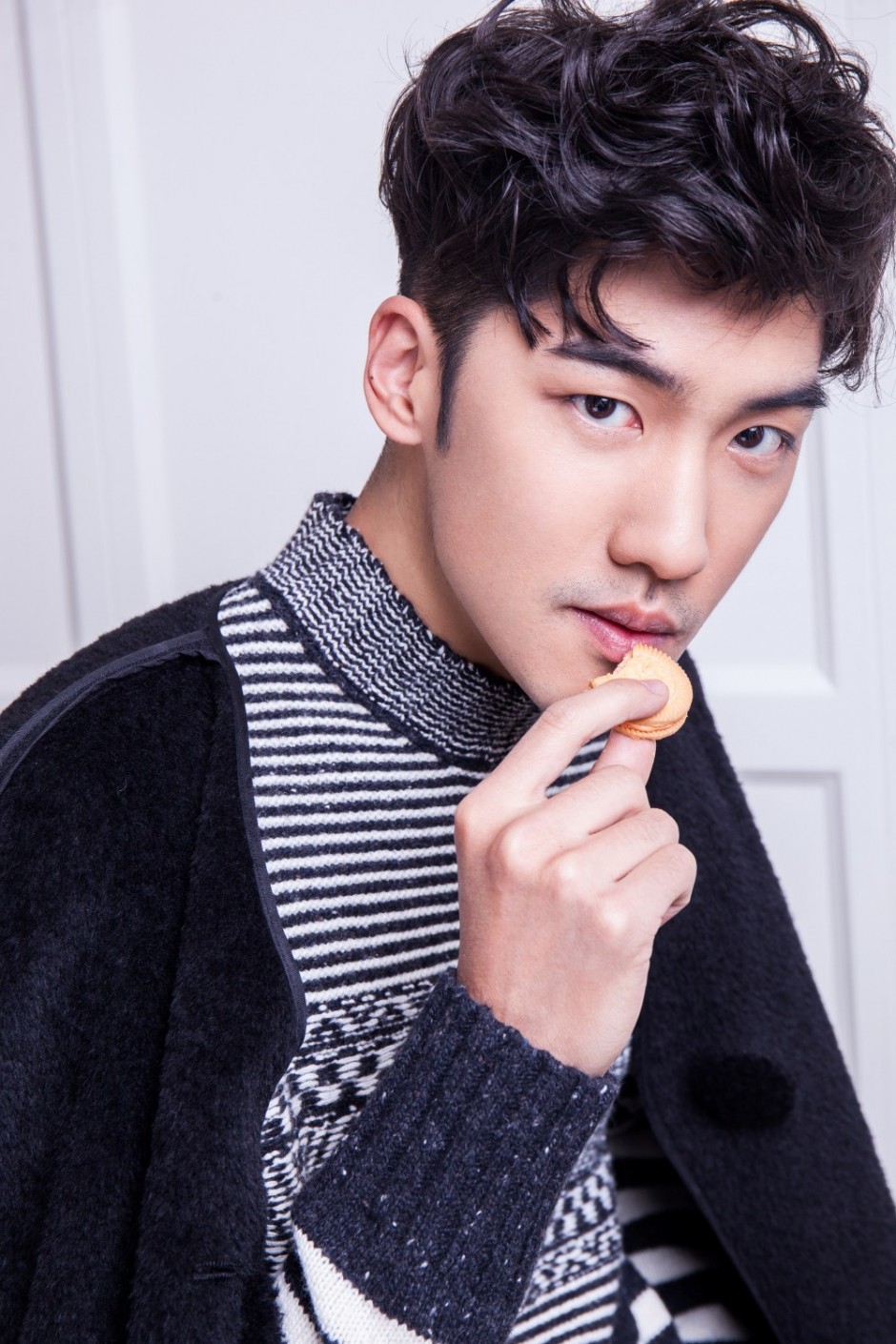 廖彦龙adson时尚写真曝光 暖冬绅士男友力爆棚