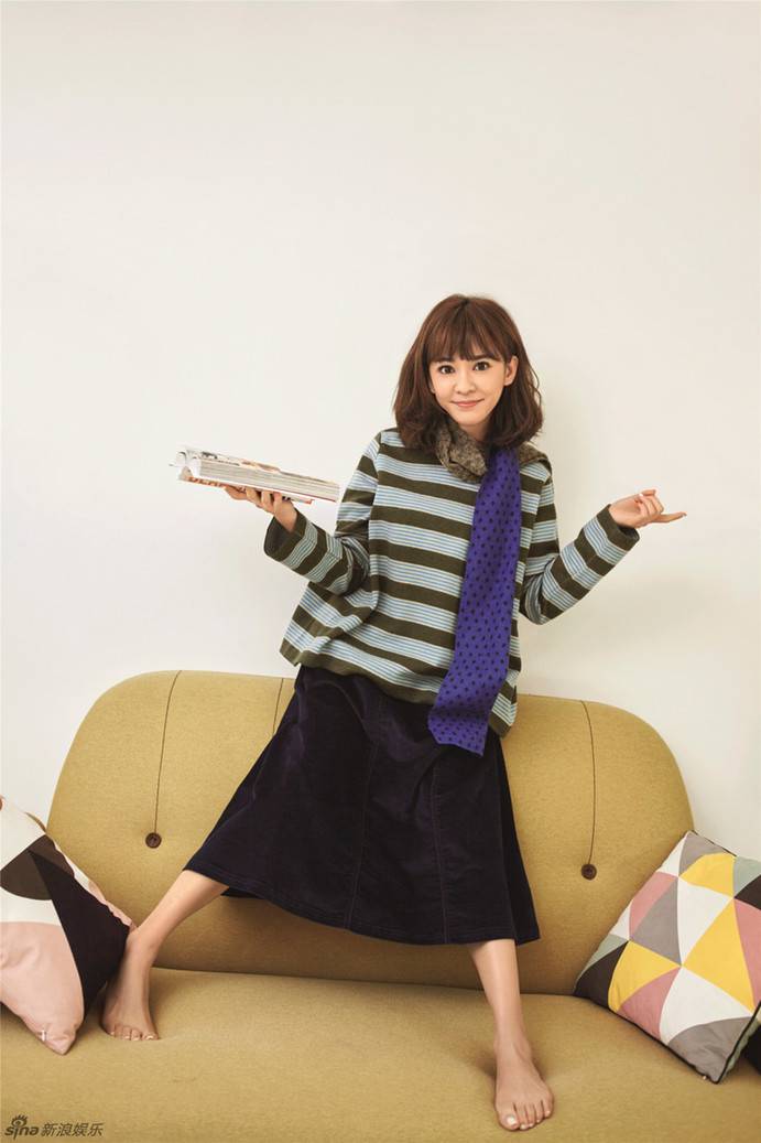 陈意涵元气少女写真 素雅灵动笑眼迷人