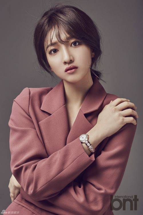 韩国演员表艺珍写真画报 自然清新展迷人魅力