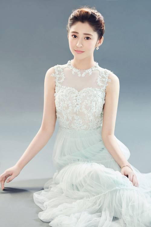 《锦绣未央》李心艾写真曝光 尽显女人娇媚