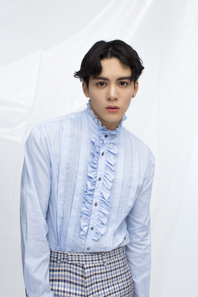 大眼仔曾舜晞时尚写真变身&ldquo;巴洛克王子&rdquo;