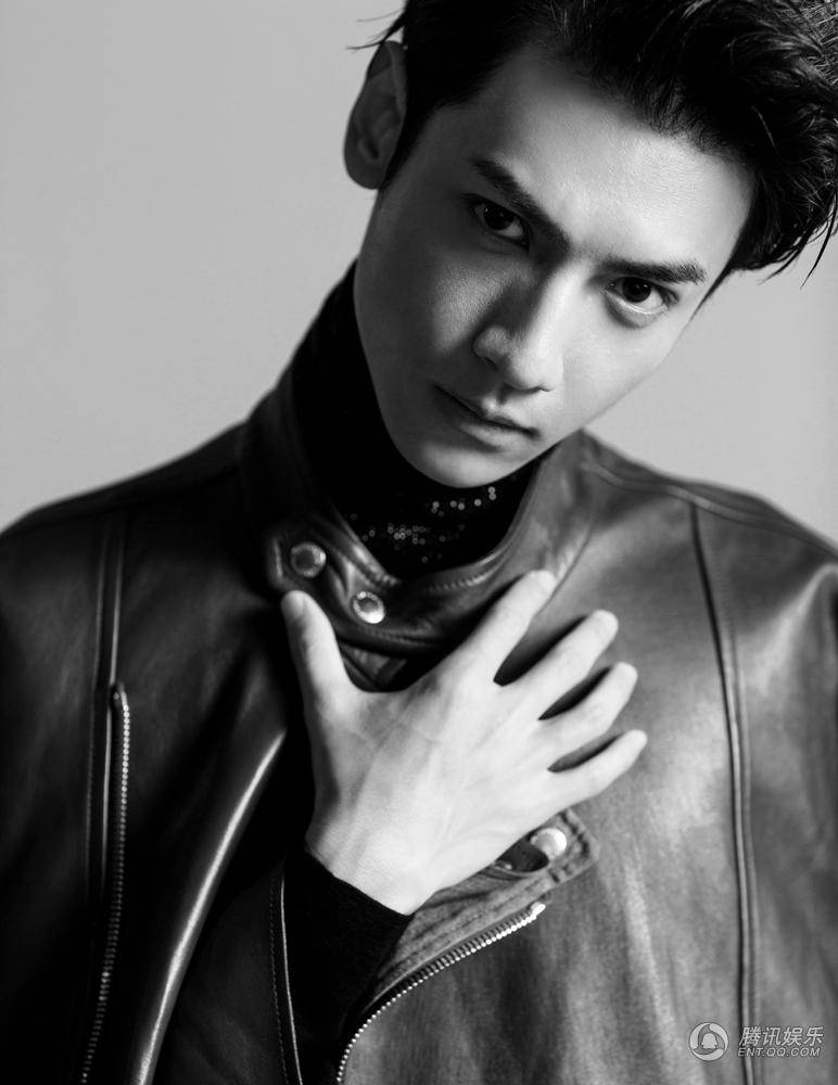 新生代小生罗云熙写真 神情高冷而神秘