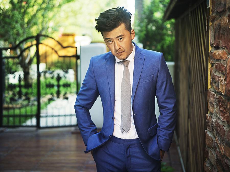 《咱们相爱吧》柳小海写真演绎熟男魅力