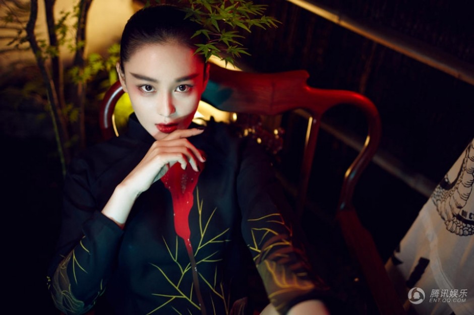 张馨予时尚大片曝光 素妆淡雅温婉大方