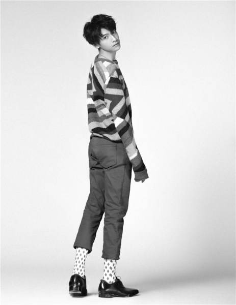 罗云熙秋冬写真大片曝光 温暖复古带点慵懒