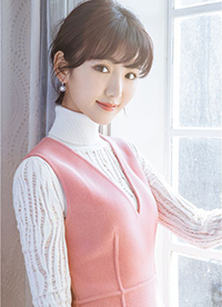 一身粉裙尽显淑女范儿 毛晓彤侧身回眸美翻天