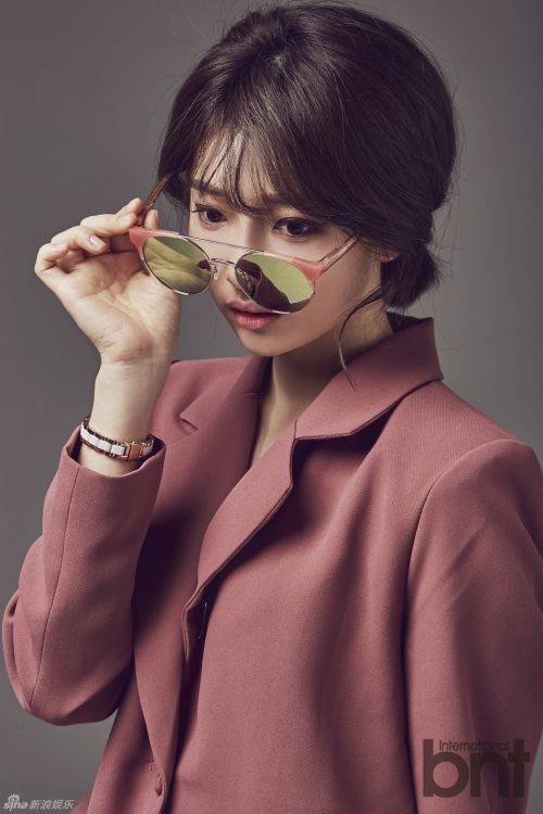 韩国演员表艺珍写真画报 自然清新展迷人魅力