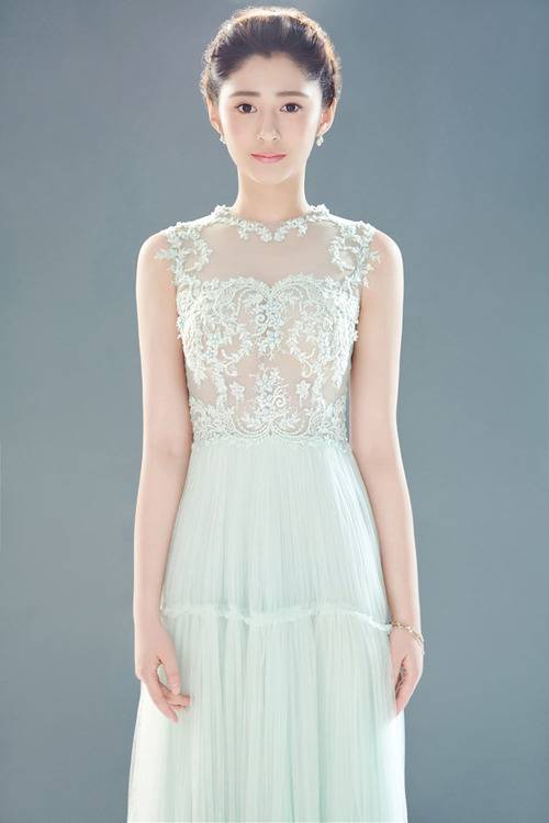 《锦绣未央》李心艾写真曝光 尽显女人娇媚