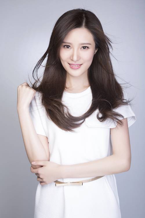 90后邬靖靖写真曝光 清新自然孔令可爱